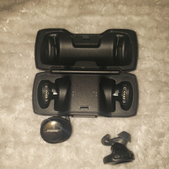 Bose Soundsport Wireless Headphones - Picture 2 of 3
